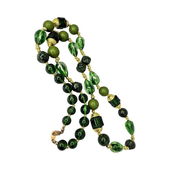 Vintage Green Glass Beaded Necklace 30" Gold Tone Lucite Classic - Picture 8 of 11